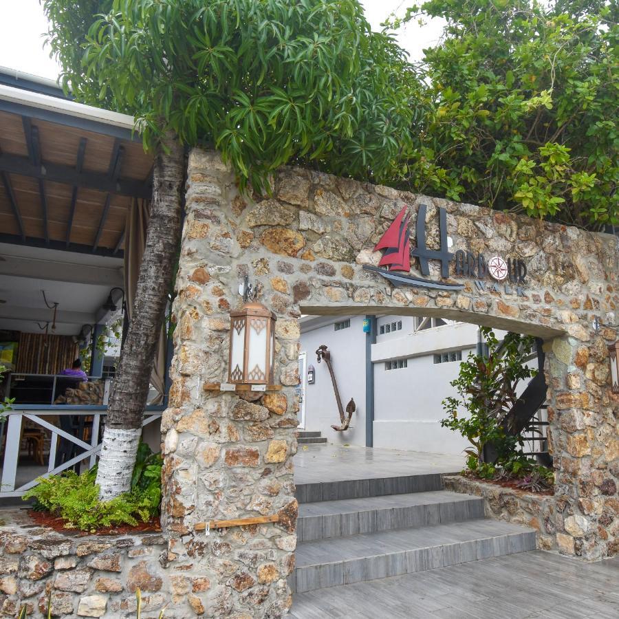 The Moxy Hotel English Harbour ภายนอก รูปภาพ