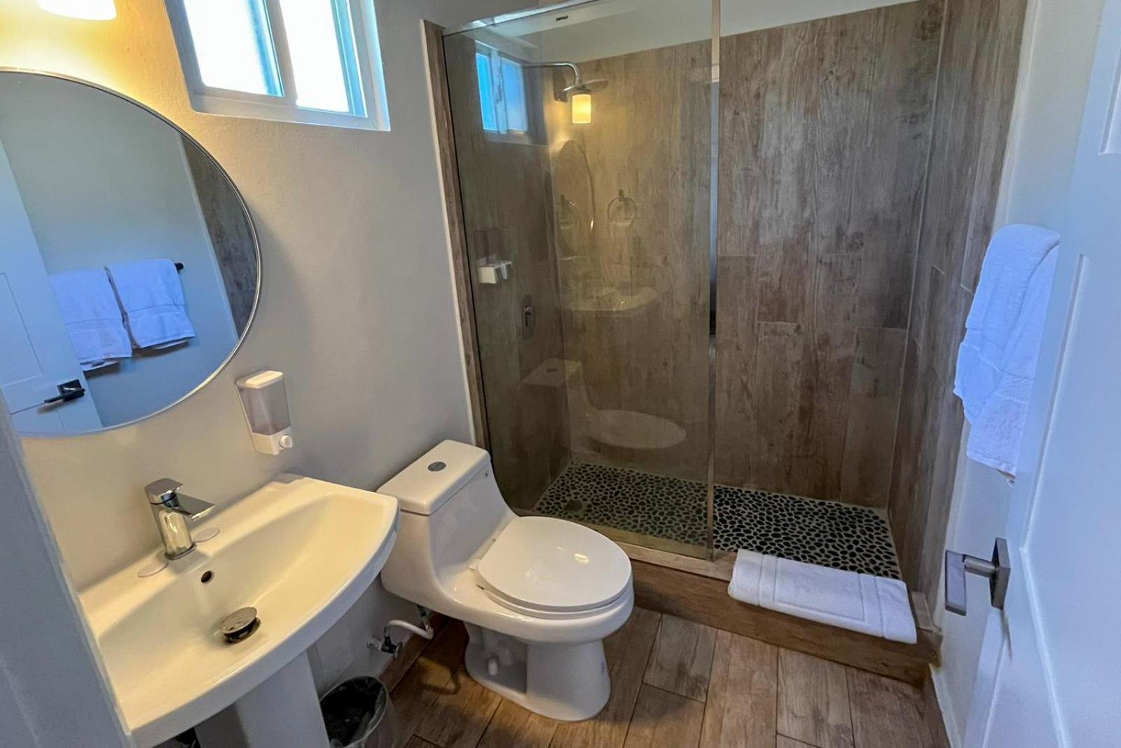 The Moxy Hotel English Harbour ภายนอก รูปภาพ