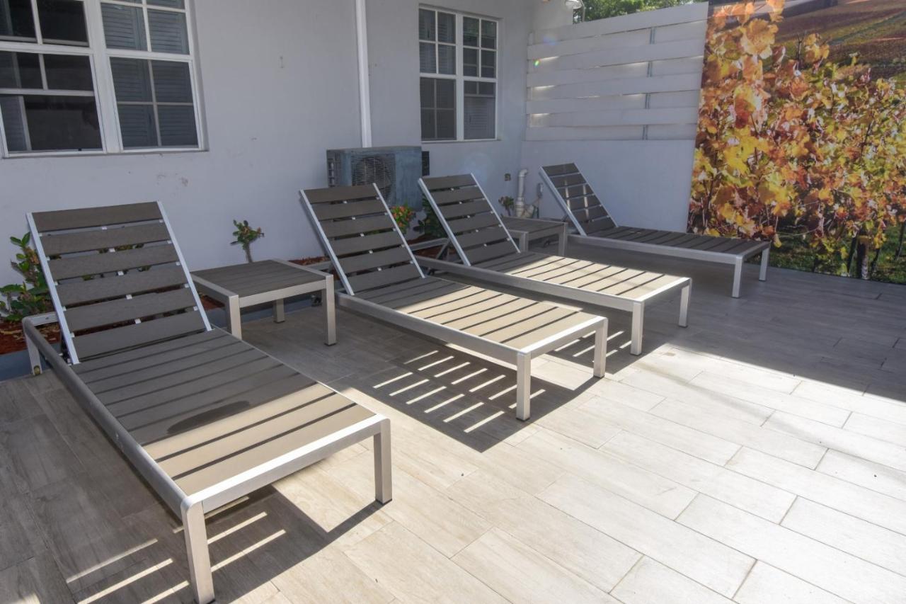 The Moxy Hotel English Harbour ภายนอก รูปภาพ
